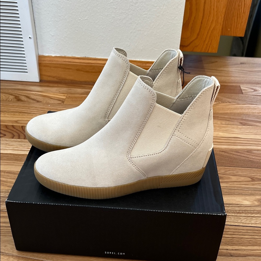 Sorel X Calia Out N About Slip on Wedge NWT SIZE 8